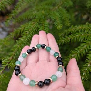 Elegant Green and Black Beaded Bracelet